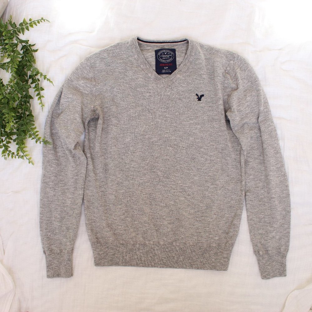 American Eagle Men's V Neck Sweater - Athletic Fit
